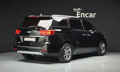 Kia Canival 2019, 104188 км, за 9446.26 USD