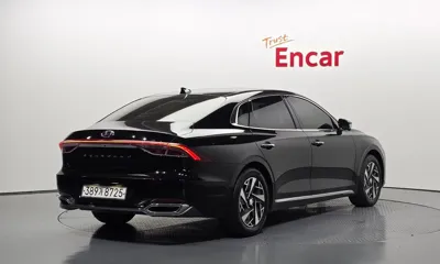 Hyundai Grandeur 2021, 123440 км, за 13071.91 USD