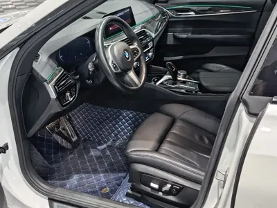 BMW 6 Series GT 2019, 63000 км, за 24753.55 USD - фото 9