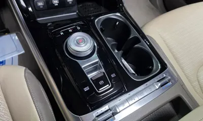 Kia Canival 2023, 83693 км, за 19686.23 USD - фото 9