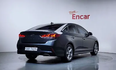 Hyundai Sonata 2018, 115059 км, за 8255.86 USD