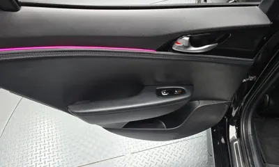 Kia Stinger 2018, 125980 км, за 8403.91 USD - фото 25
