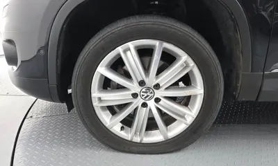 Volkswagen Tiguan 2016, 110423 км, за 8126.86 USD