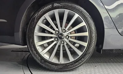 Kia K7 2016, 102644 км, за 4857.56 USD