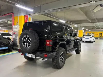 Jeep Wrangler 2025, 2524 км, за 51875.43 USD