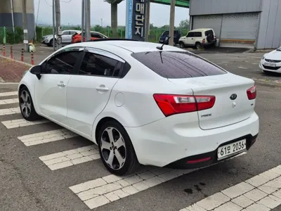 Kia Pride 2013, 149112 км, за 2605.86 USD