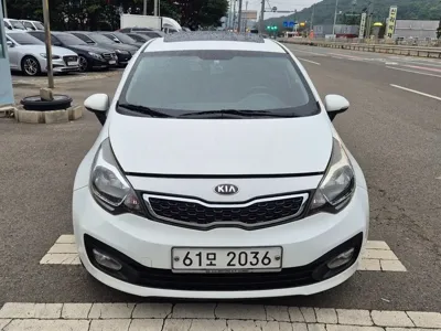Kia Pride 2013, 149112 км, за 2605.86 USD