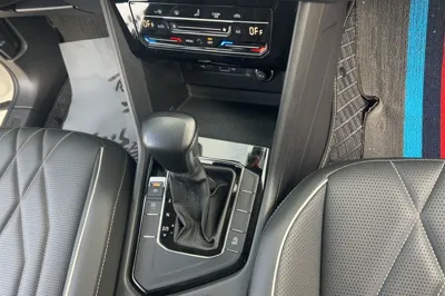 Volkswagen Tiguan L 2022, 72900 км, за 16754 USD - фото 10