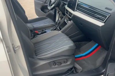 Volkswagen Tiguan L 2022, 72900 км, за 16754 USD - фото 18