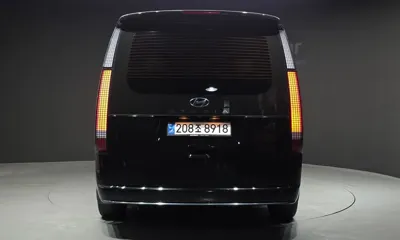 Hyundai Staria 2023, 65557 км, за 17054.48 USD