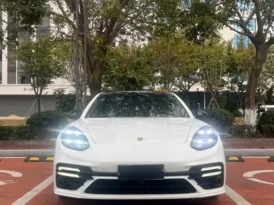 Porsche Panamera 2011, 80000 км, за 14567.11 USD