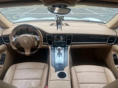 Porsche Panamera 2011, 80000 км, за 14567.11 USD