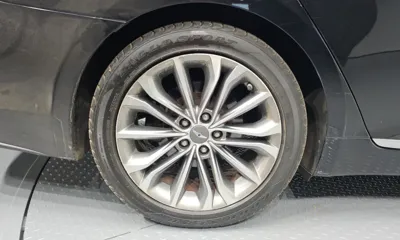 Hyundai Genesis 2014, 226195 км, за 3893.91 USD