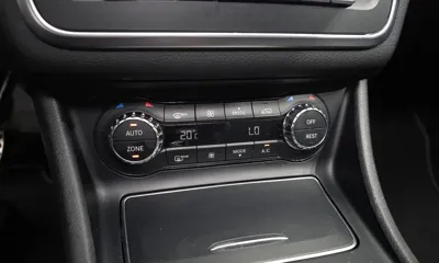 Mercedes-Benz CLA-Class 2018, 101300 км, за 8336.62 USD - фото 18