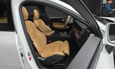 Volvo XC60 2021, 105662 км, за 18373.38 USD - фото 12