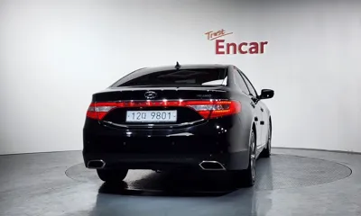 Hyundai Grandeur 2015, 94559 км, за 5880.41 USD