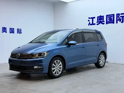 Volkswagen Touran · 2023 год