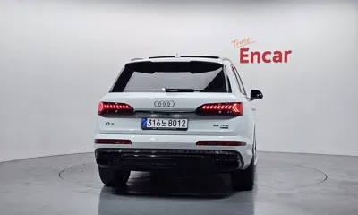 Audi Q7 2022, 26021 км, за 46688.7 USD