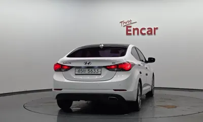 Hyundai Avante 2014, 130982 км, за 3610.35 USD