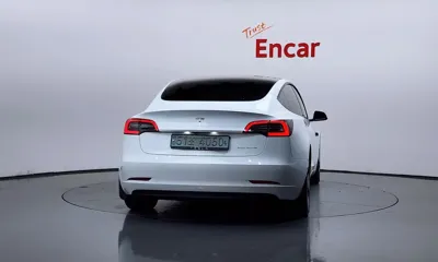 Tesla Model 3 2021, 108357 км, за 19037.56 USD