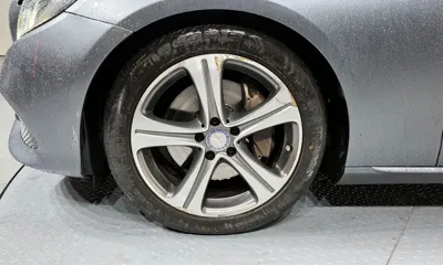 Mercedes-Benz E-Class 2017, 128014 км, за 12751.9 USD