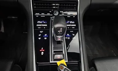 Porsche Panamera 2021, 105947 км, за 54304.59 USD - фото 9