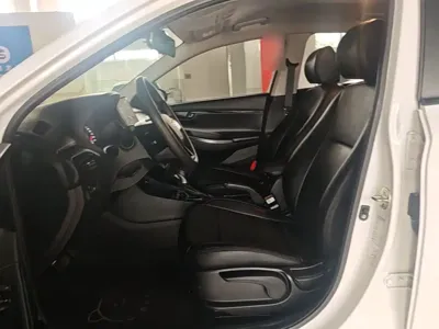 Hyundai Elantra 2019, 28500 км, за 5194.08 USD - фото 15