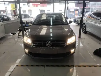 Volkswagen Lavida 2014, 138900 км, за 3079.46 USD