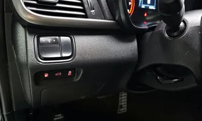 Kia K5 2018, 43807 км, за 9051.87 USD - фото 16
