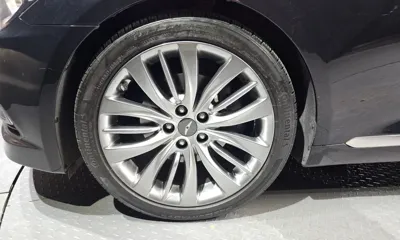 Hyundai Genesis 2016, 124643 км, за 8993.04 USD