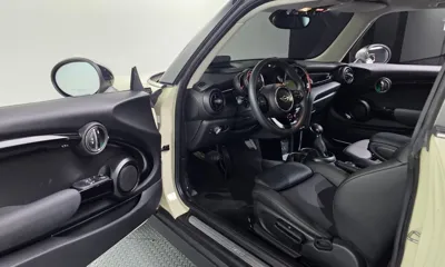 MINI Cooper 2019, 57295 км, за 8205.33 USD - фото 10