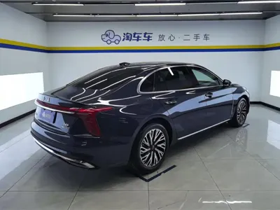 Hongqi Hongqi H5 2024, 13300 км, за 15787.77 USD
