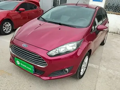 Ford Fiesta 2015, 31800 км, за 2740.57 USD
