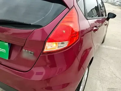 Ford Fiesta 2015, 31800 км, за 2740.57 USD - фото 8