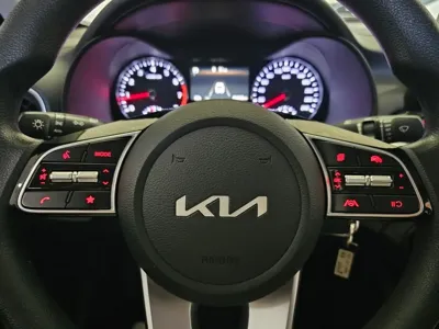Kia K3 2023, 20850 км, за 11571.21 USD - фото 14