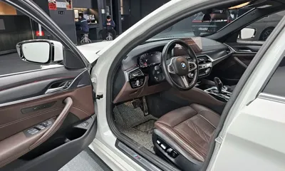 BMW 5-Series 2023, 109347 км, за 27221.67 USD - фото 11