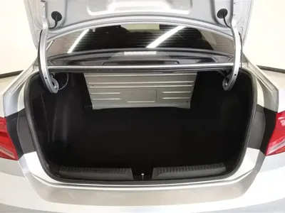 Volkswagen Jetta 2019, 51000 км, за 5856.27 USD
