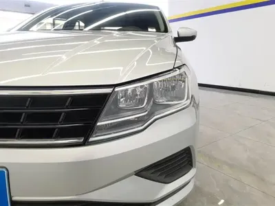 Volkswagen Jetta 2019, 51000 км, за 5856.27 USD