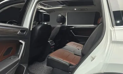 Volkswagen Tiguan 2023, 66102 км, за 17001.44 USD - фото 12