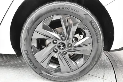 Hyundai Avante 2021, 96141 км, за 9237.58 USD - фото 6
