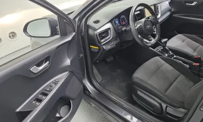 Kia Stonic 2018, 91784 км, за 8467.9 USD - фото 11
