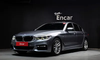 BMW 5-Series · 2017 год