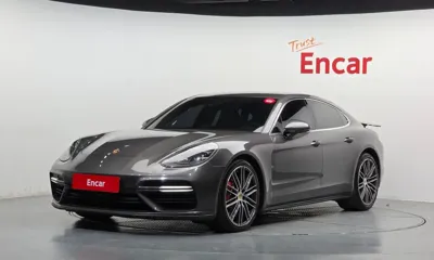 Porsche Panamera · 2017 год