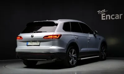 Volkswagen Touareg 2021, 60389 км, за 25980.01 USD