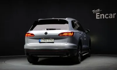 Volkswagen Touareg 2021, 60389 км, за 25980.01 USD
