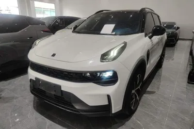 Lynk & Co 01 EM-P · 2021 год