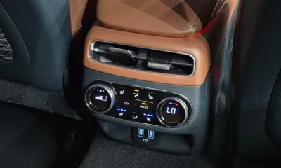 Genesis GV70 2023, 33822 км, за 28423.26 USD - фото 20