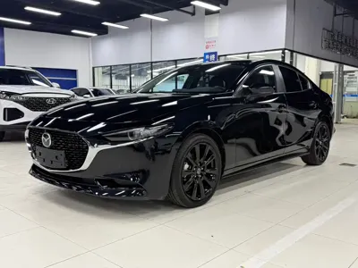 Mazda 3 Axela · 2022 год