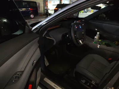 Xiaomi Auto YU7 2025, 4000 км, за 36652 USD - фото 17
