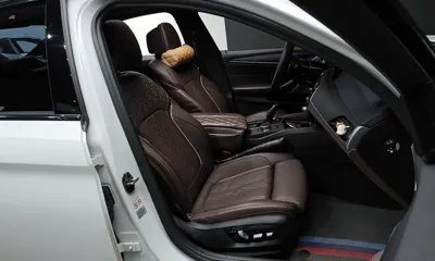 BMW 5-Series 2019, 59910 км, за 21136.44 USD - фото 10